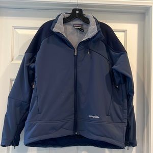 Patagonia mens size large waterproof jacket. Zipper and drawstring around waist